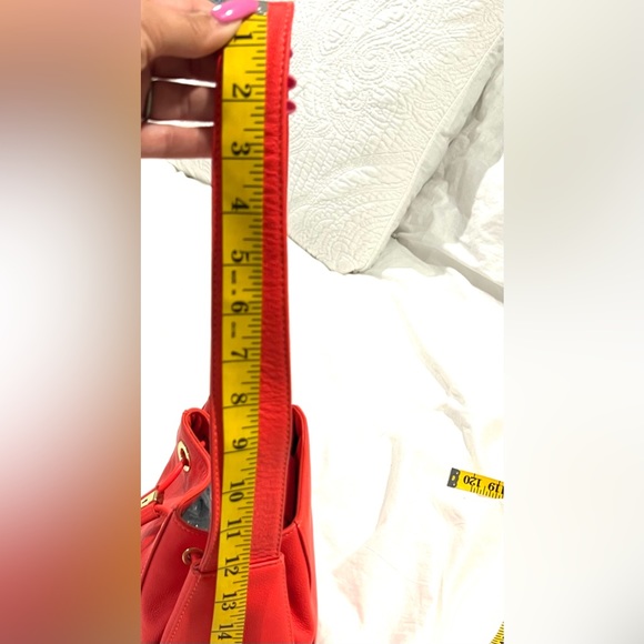 Vince Camuto neon red-orange bucket bag! This bag is In great condition,like new - Picture 11 of 16